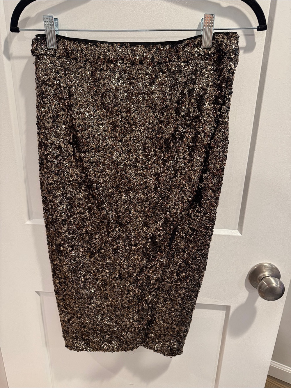 Metaphor Sequin Pencil Skirt in Black and Gold